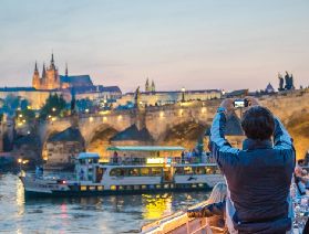 Prague Self-service Dinner Cruise