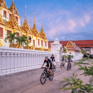 曼谷：夜間自行車之旅 - 寺廟與花卉市場巡禮