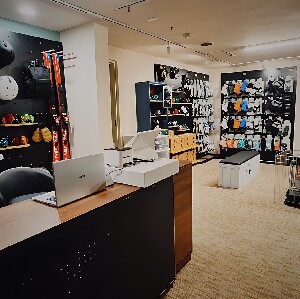 越後湯澤苗場：雪具租借 (新潟)