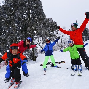 琵琶湖山谷滑雪場一日遊（京都出發）