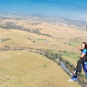 亞拉河谷高空跳傘體驗