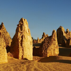 尖峰石陣中文導覽一日遊（蘭斯林沙丘滑沙＋龍蝦午餐）