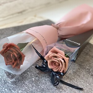 香港銅鑼灣LCM皮革工作室(銀包、皮紙鶴裝飾）