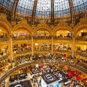 探索巴黎老佛爺百貨：購物殿堂的誕生與歷史