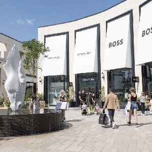 巴黎往返麥克阿瑟格倫巴黎吉維尼購物村巴黎城市之旅穿梭巴士