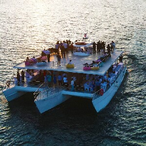 蘇比克灣尊享遊艇之旅