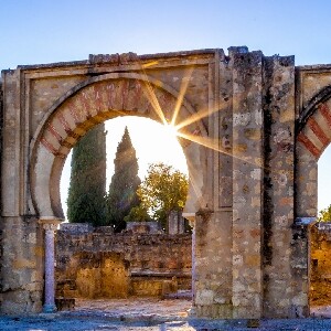 麥地那阿扎哈拉導覽一日遊