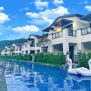 韶關丹霞豐源温泉酒店庭院兩房別墅&三房別墅(含4大2小/6大3小早餐+美食自助正餐+下午茶+私家泡池+暢玩徽派威尼斯泳道)