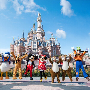 Shanghai Toy Story Hotel Garden View Room (1 Adult + 1 Child Shanghai Disneyland 1-Day Early Bird Ticket + 1-Hour Early Park Entry + Shuttle Bus Transfer) image