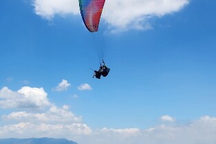 南投埔裏虎頭山滑翔傘飛行體驗