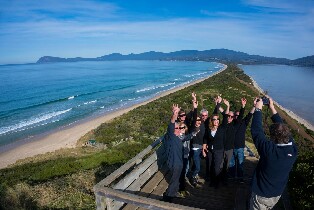 布魯尼島美食全日遊