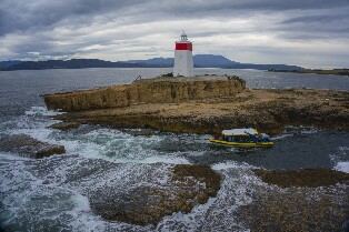 鐵壺燈塔沿海生態觀光遊船體驗（荷伯特出發）