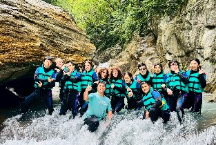 宜蘭南澳金嶽瀑布溯溪跳水體驗