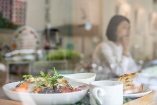 牧牧沙拉捷運中山國中站