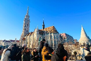 維也納至布達佩斯一日遊 – 文化、地標與河岸風光