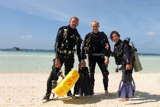 菲律賓長灘島探索潛水體驗（WaterColors 提供）