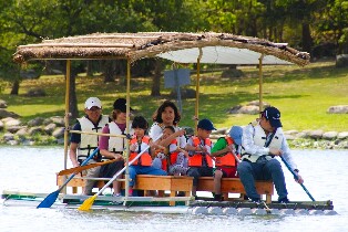 臺東｜池上大坡池水上活動｜SUP立槳・獨木舟・造型竹筏