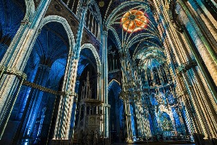 維也納感恩教堂燈光秀