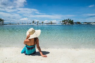 邁瑞柏高藍水海灘度假村白天 / 夜間方案