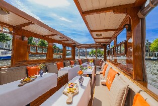 阿姆斯特丹豪華沙龍船巡遊，可選起司和葡萄酒