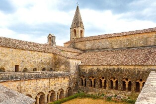 勒託羅內修道院門票