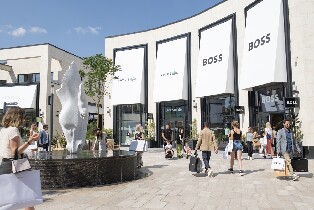 巴黎往返麥克阿瑟格倫巴黎吉維尼購物村巴黎城市之旅穿梭巴士