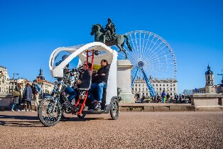 裏昂人力車之旅