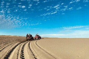 伊洛克斯抱威沙丘四驅吉普車探險之旅