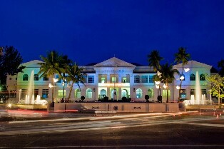 佬沃市半日小團夜間導覽