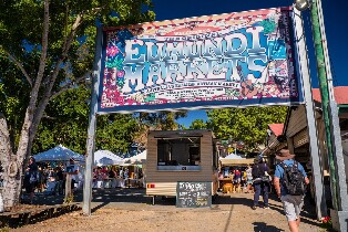 陽光海岸尤姆迪市集（Eumundi Markets）之旅
