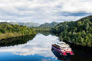 戈登河觀光遊船