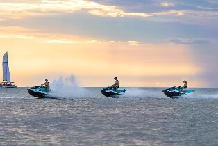 達爾文日出摩托艇之旅