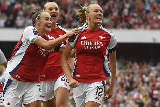 兵工廠女子隊對西漢姆聯女子隊 WSL 聯賽：酋長球場之戰