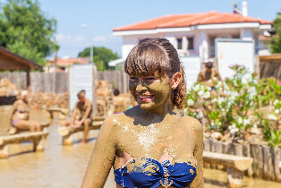 馬爾馬里斯達利安全日泥浴與海龜灘之旅