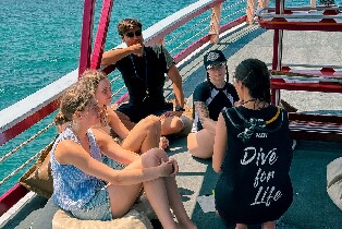 龜島 Nava Scuba Diving PADI 五星潛水中心體驗