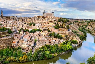 託雷多與塞哥維亞歷史名城之旅，可選擇加購阿維拉行程