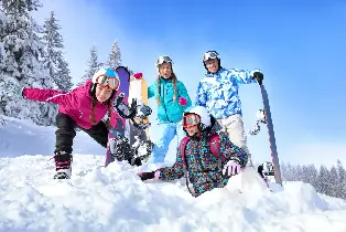 首爾出發：維瓦爾第度假村雙板滑雪＆Eobi 冰谷一日遊
