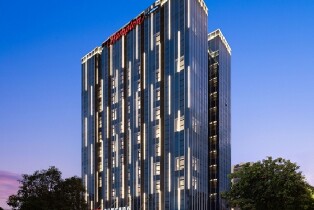 松山湖大道希爾頓歡朋酒店舒適客房（2大1小自助早+自助晚餐+24h健身房+自助洗衣房+免費停車+週邊免費景點）