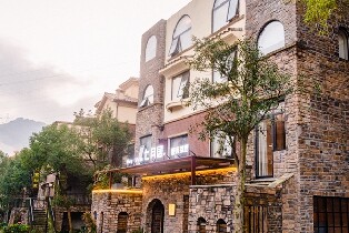 東江湖春風裏度假別墅山景房（大床/雙床任選）（全屋智能+露臺無邊泳池+免費小電驢騎行+步行3分鐘到東江湖景區門口）