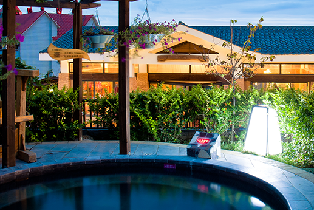 鳳凰溫泉溫泉客房標間/大床（1間/晚+雙人溫泉不限次數暢泡+雙人自助早餐）