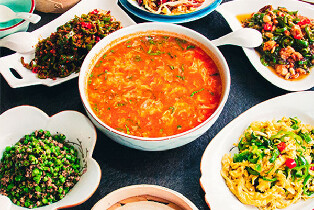 頂頂香雙人餐（鮮菇醬爆雞丁+酸辣土豆絲等）