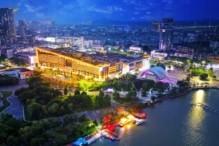 肇慶星酒店城景房（2大1小自助早餐+騎遊星湖綠島+星湖牌坊音樂噴泉+5A景區）