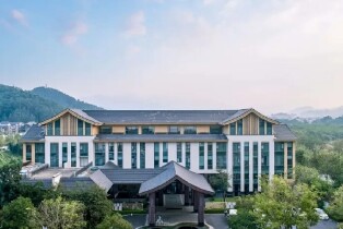 禪域小鎮雅途酒店高級房（買一送一 含雙人抄經品茗+雙人湯泉或早餐2選1+雙人遊樂5選1+逢週三六參加火神巡遊）