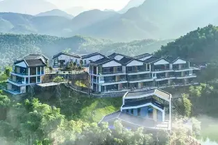 安吉雲上草原度假村雲山境度假酒店 雲山境隨機房型（1晚住宿+自助早餐+書咖下午茶+遊覽雲上草原國際山地旅遊度假區）