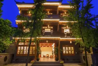 泉青小院 住宿（雙早+湯泉+歡迎水果+下午茶+高鐵站接送）