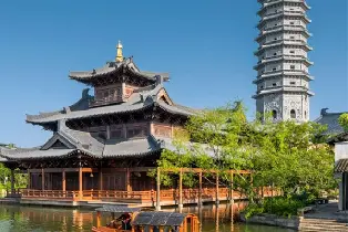 濮院時尚古鎮梅尚大酒店高級房（非遺雅集2晚含早+古鎮門票+導遊講解+搖櫓船體驗+康樂中心體驗）