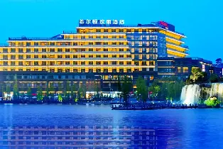 佛山西樵山希爾頓歡朋酒店園景雙牀房（週六入住含自助早餐+自助晚餐+暑期冰爽節雪糕糖水西瓜任吃）