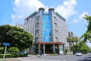 成都酈灣國際酒店 住宿1晚（2張成都大熊貓基地門票+酒店雙早）