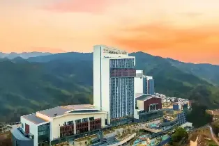 韶關嘉華半溪温泉酒店畔山温泉房（兩間套票 私家泡池+2大2小早餐+無限次温泉）