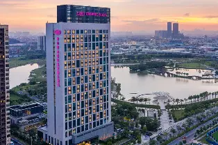 佛山南海利泰皇冠假日酒店高級房（2大2小自助早餐+海鮮自助晚餐）